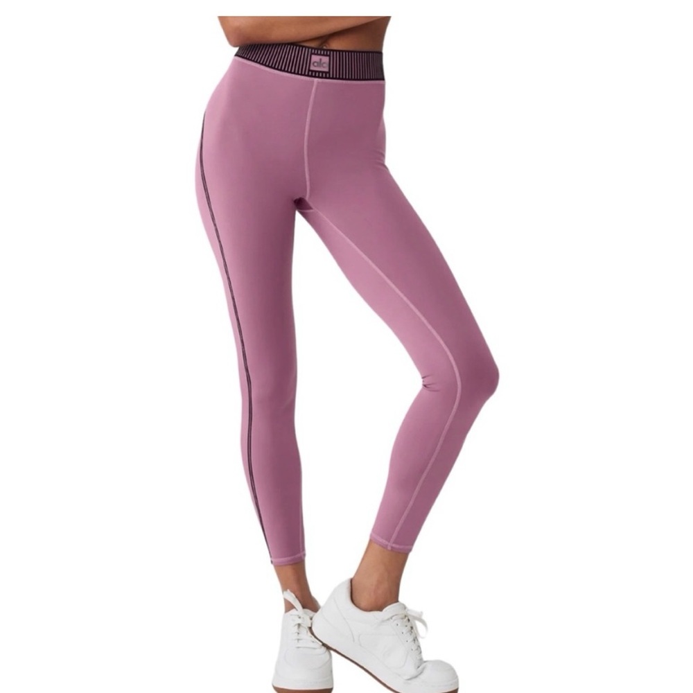 NWT- ALO Yoga AIRLIFT High-waist 7/8 line up Leggings. Small. Soft Mulberry